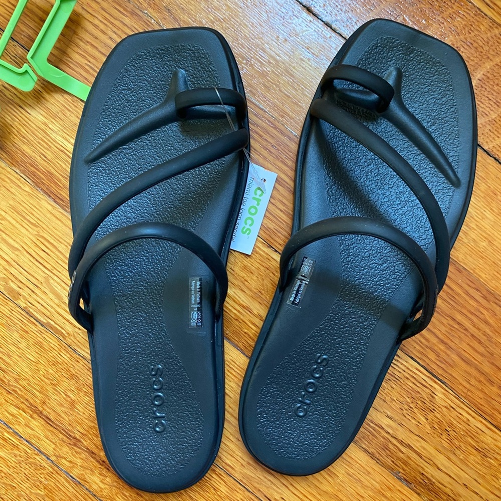 Crocs Women's Miami Toe Loop Sandal Black Women Size 6